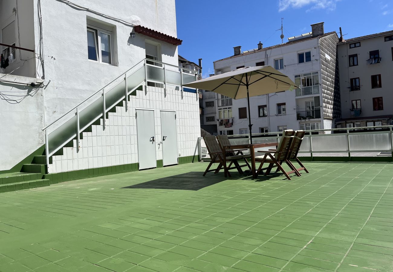 Apartamento en Zarautz - Martinenea Céntrico con terraza  by Egona