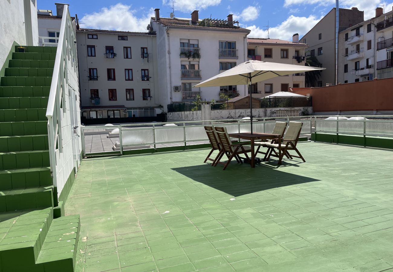 Apartamento en Zarautz - Martinenea Céntrico con terraza  by Egona