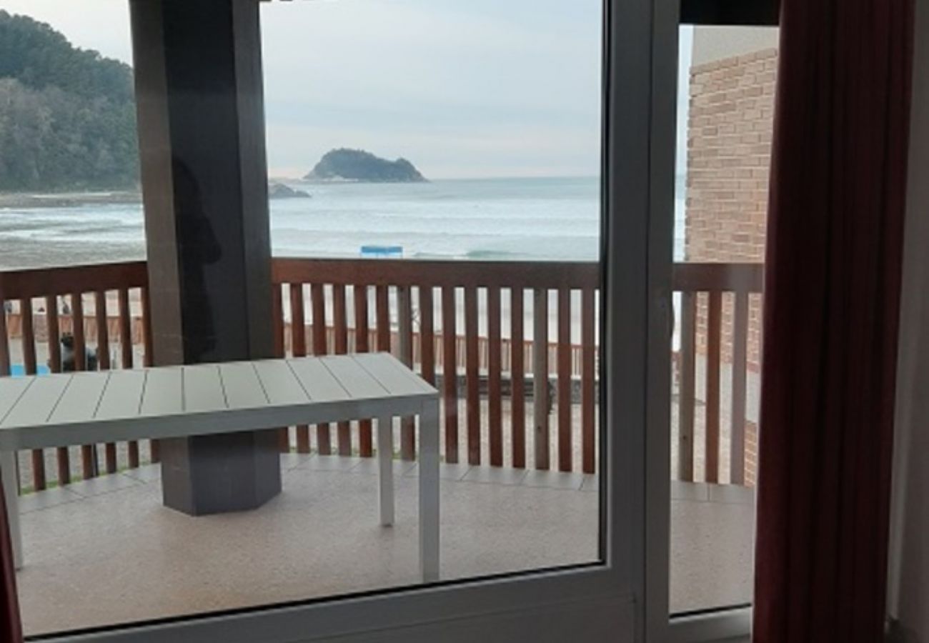 Apartamento en Zarautz - Espectacular 1ª Línea Playa-piscina by Egona