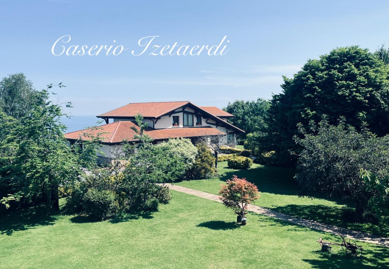 Casa rural en Aia - Izetaerdi - Casa con encanto y vistas únicas
