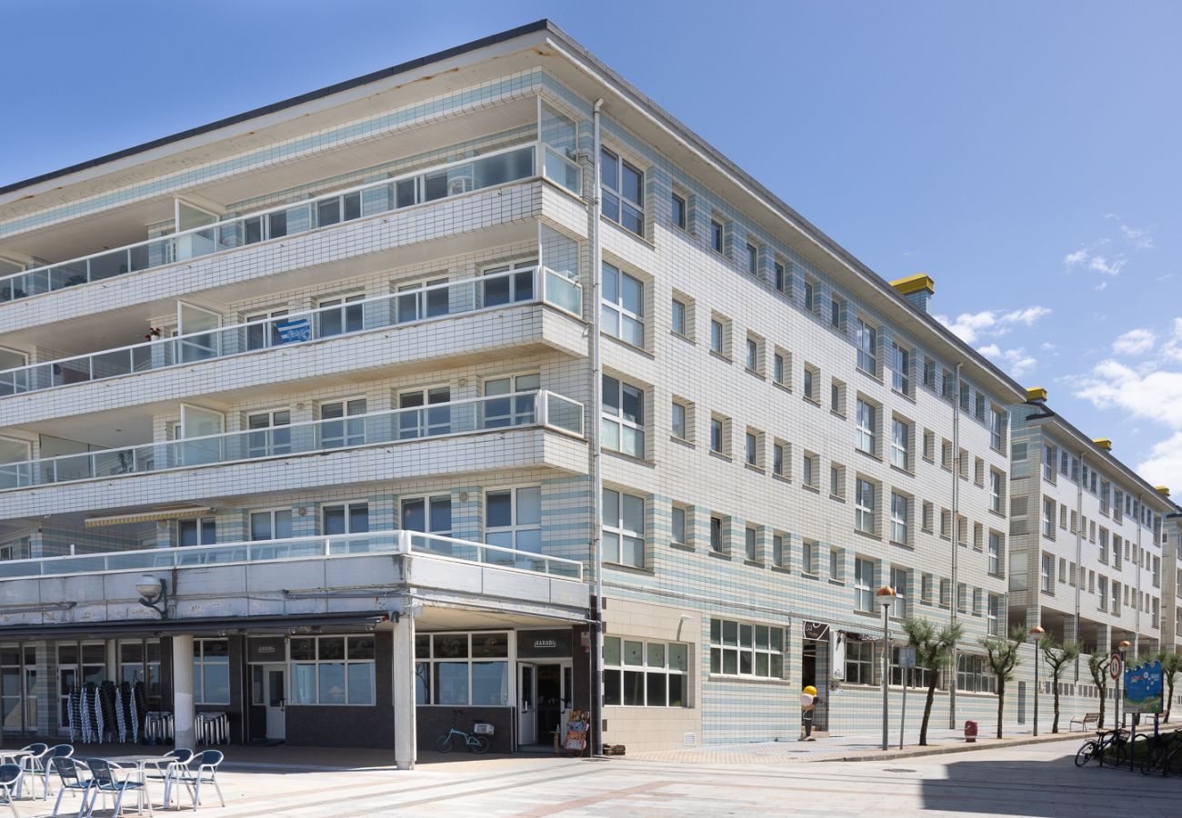 Apartment in Zarautz - Accommodation, beach and garage by Egona