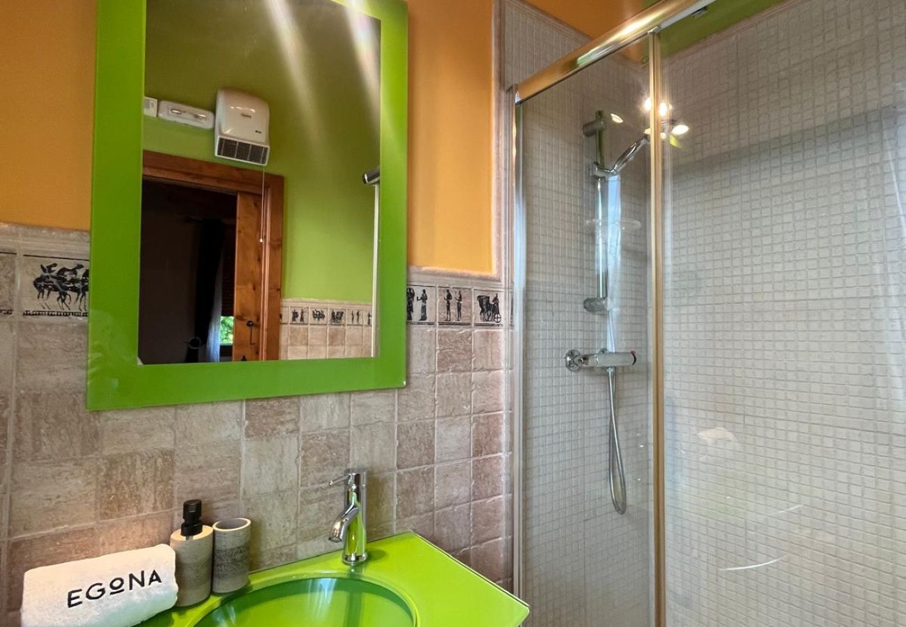 Cottage in Aia - Izetaerdi – Charming House with Unique Views